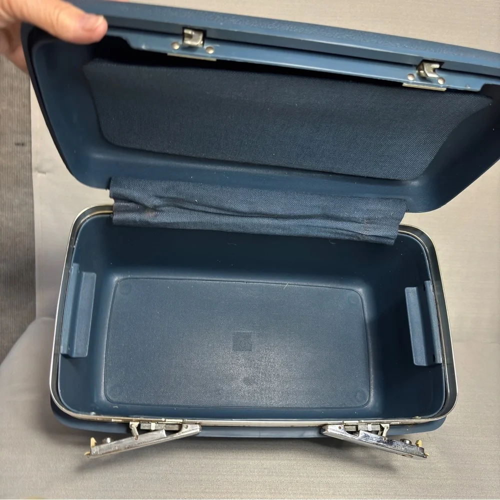 VTG BLUE Samsonite Silhouette Vanity Train Luggage Cosmetic Hard Case & tray EUC